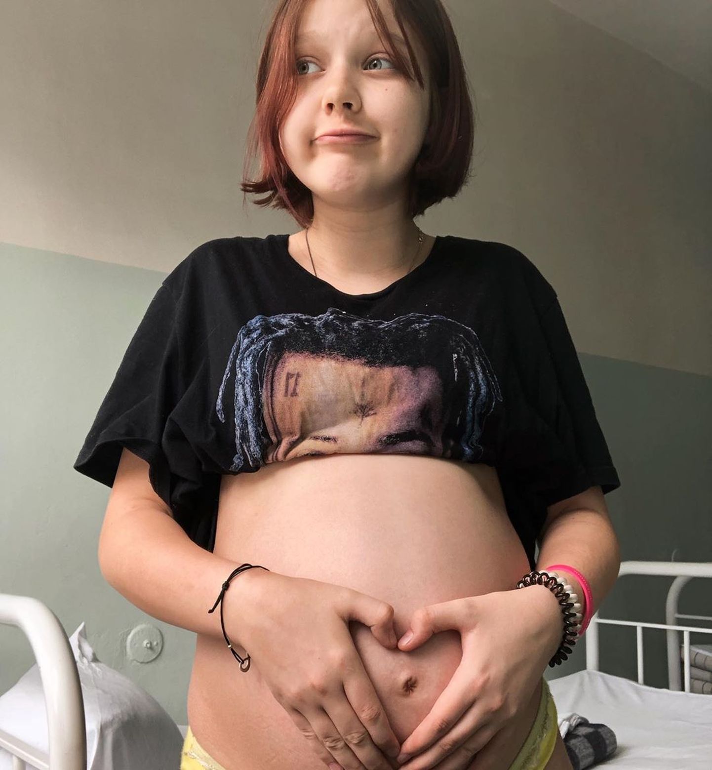 Случаи, когда подростки беременеют распространены. Так например, в Сети разлетелась история о беременности 13-летней Дарьи.