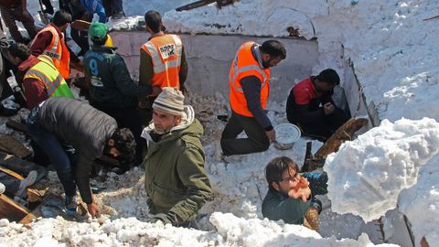 Indias sai lumelaviinis surma kuus inimest