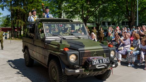 GALERII ⟩ Võidutulega koos avati Paikuse uus keskväljak
