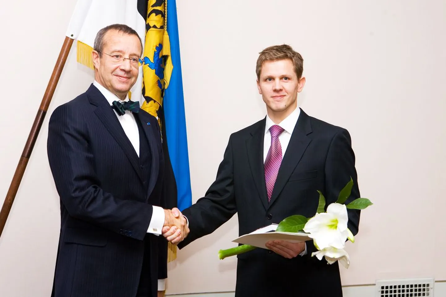 President Toomas Hendrik Ilves rõhutas eile Mait Müntelile preemiat üle andes loodus- ja täppisteaduste tähtsust ning pidas tervitatavaks, et noored teadlased välismaal kogemusi hankimas käivad.