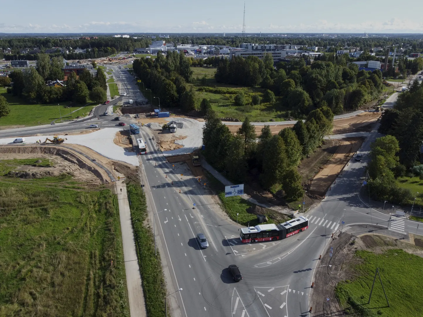 Aardla tänava Valga maantee poolne ots on alates homsest suletud, liiklemine käib kesklinna poole jääva ringristmiku kaudu.