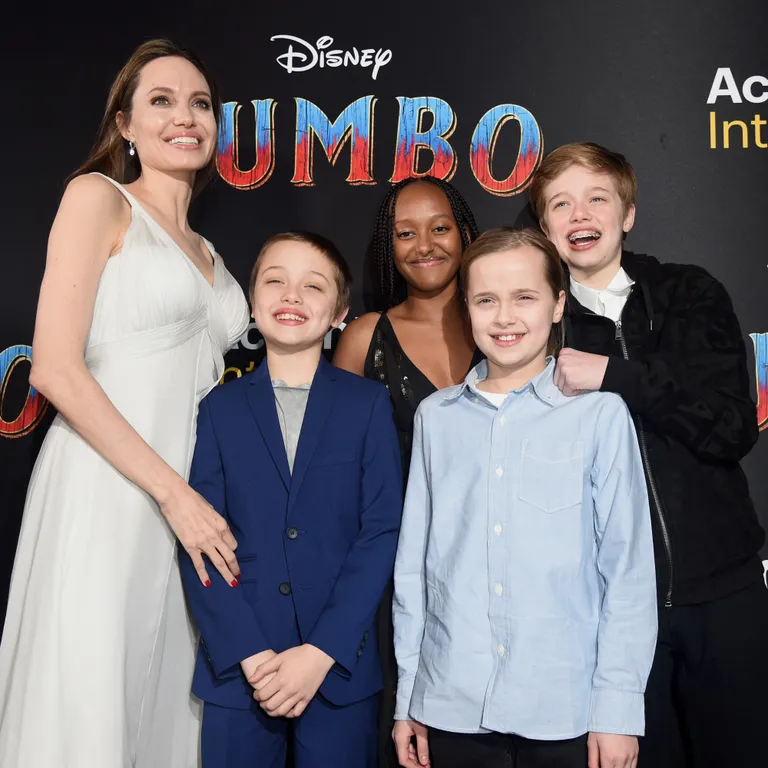 Angelina Jolie laste Knox Leoni, Zahara Marley, Vivienne Marcheline'i ja Shiloh Nouveliga, 2019.
