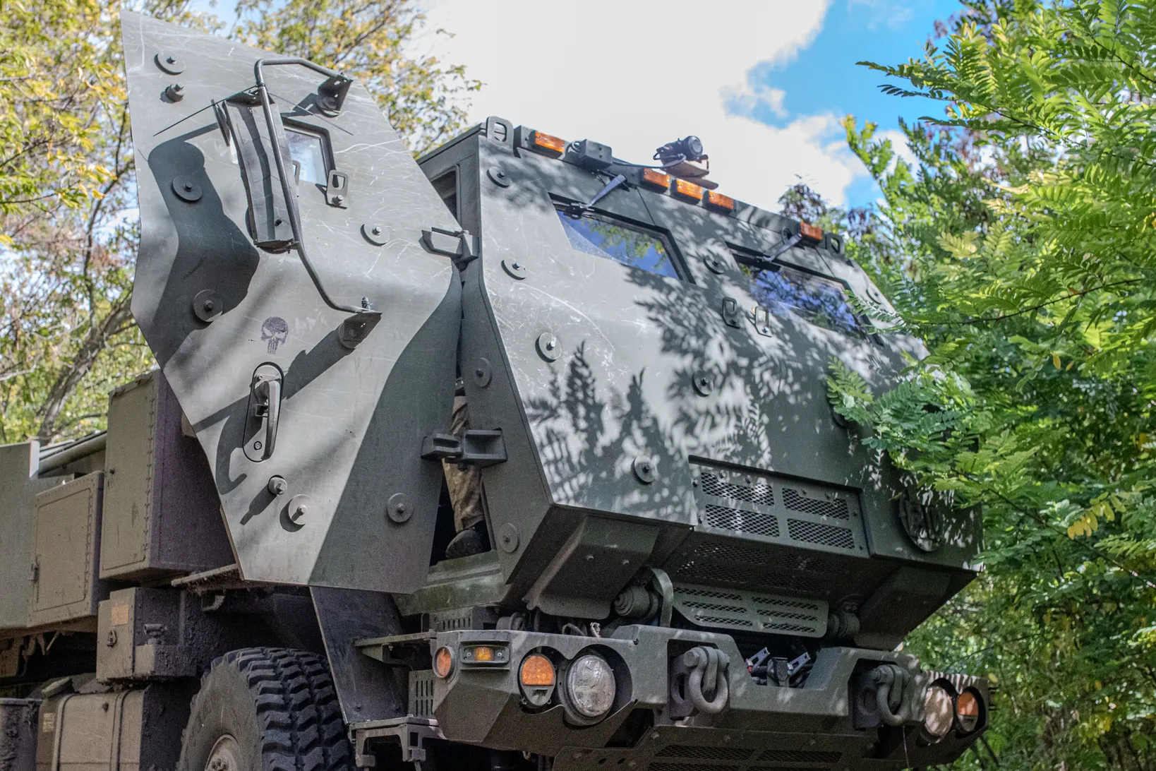 Hunted by Drones, Hampered by Jamming: How Ukraine Currently Uses HIMARS