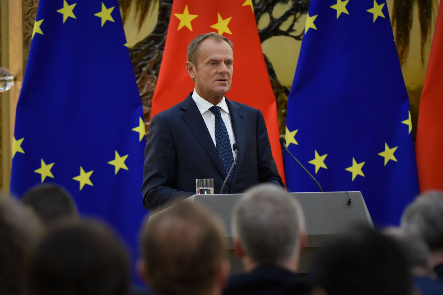 Euroopa Liidu president Donald Tusk täna pressikonverentsil Pekingis.