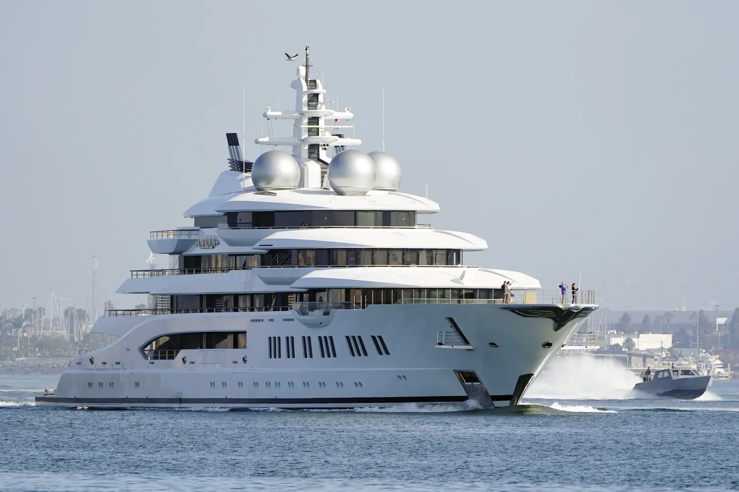 Krievijas oligarham piederošā jahta "Amadea".