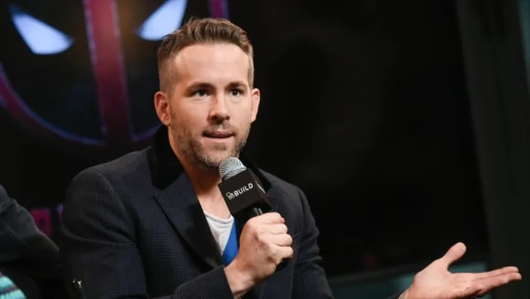 Raiens Reinoldss (Ryan Reynolds) filmas "Deadpool" pirmizradē