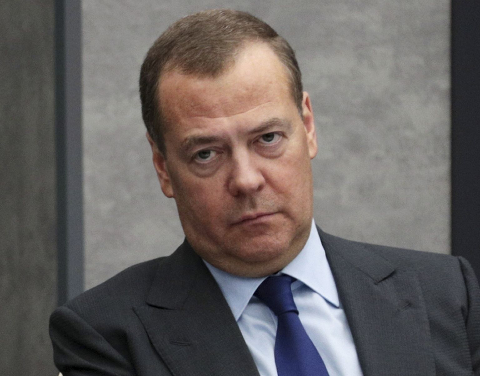 Дмитрий Медведев на работе в Москве в декабре 2022 года.