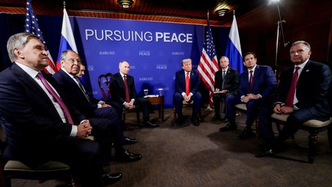 Russian leaders unsuccessfully try to turn back the clock