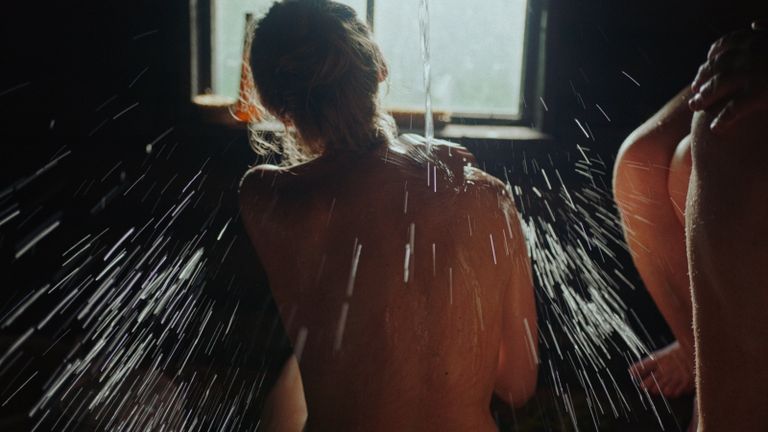 «Savvusanna sõsarad» on filmitud osaliselt saunakuumuses ja -niiskuses