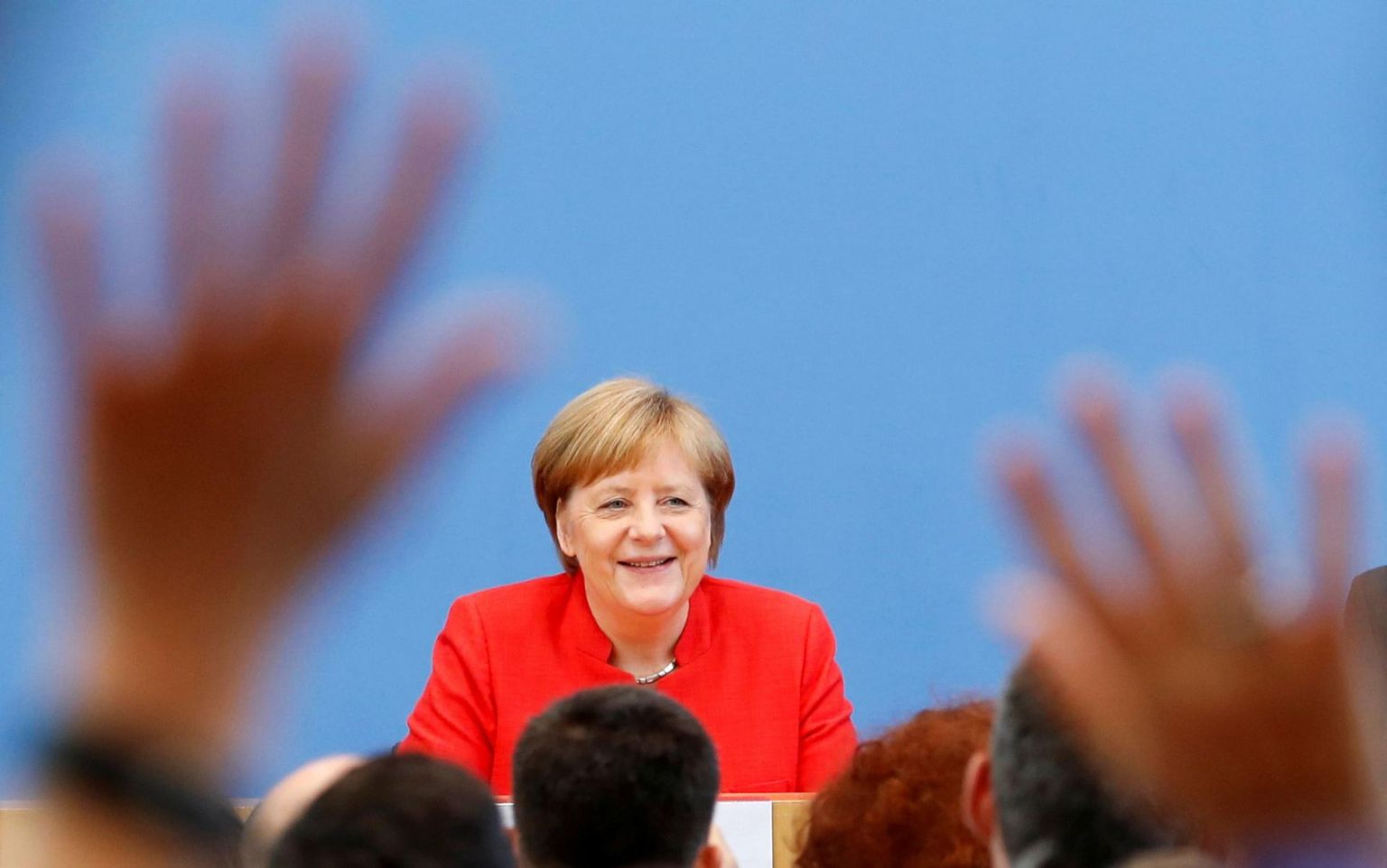 Saksa liidukanstler Angela Merkel eile Berliinis ajakirjanike küsimustele vastamas.