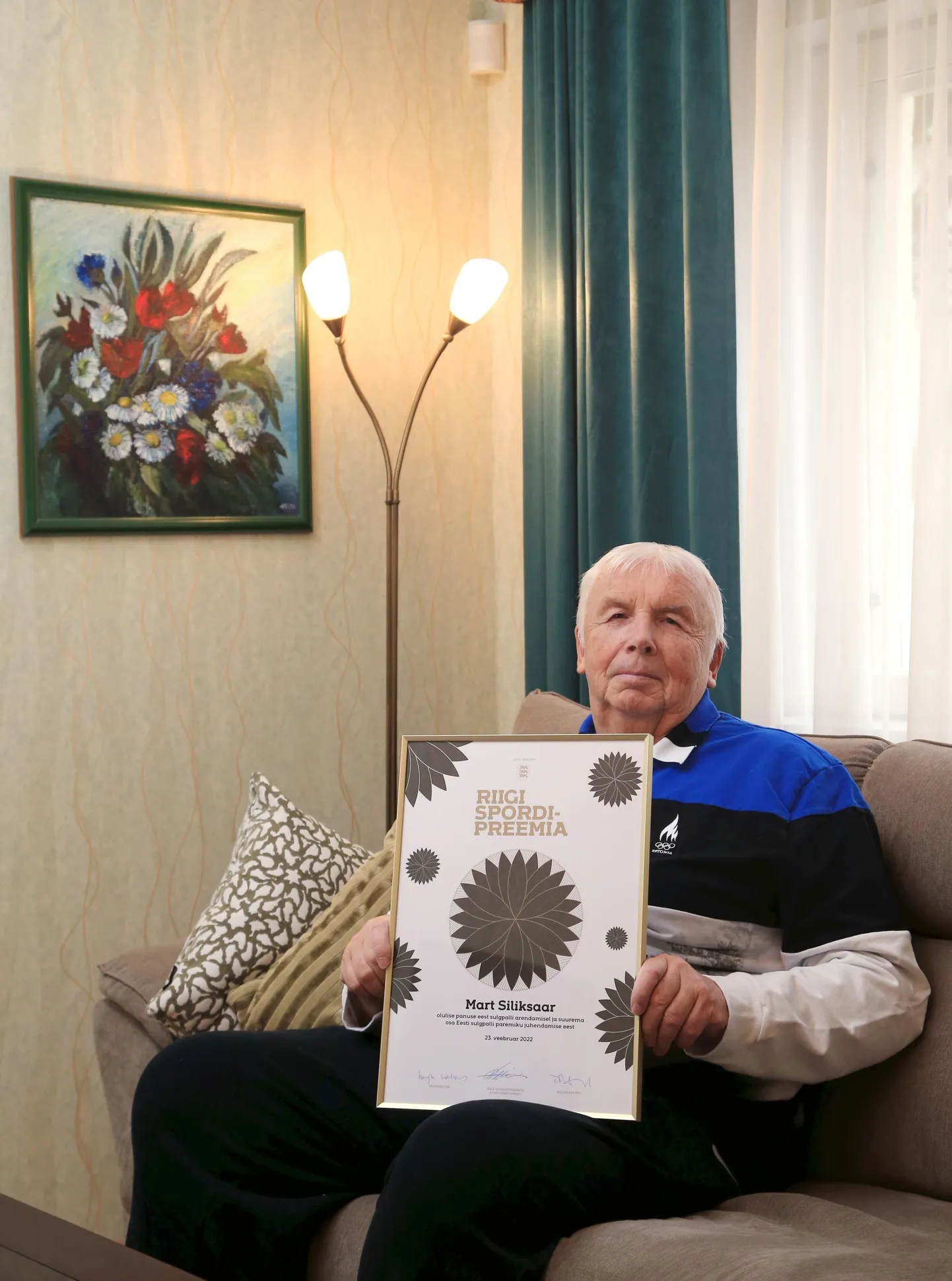 Spordi elutööpreemia laureaat Mart Siliksaar käis kuu aja eest põlveoperatsioonil ning praegu hoiab ta klubi tegemistel silma peal kodust. Ta tõdes, et igav tal juba ei hakka, sest suhelda saab veebis, samuti jagub filme ning raamatuid.