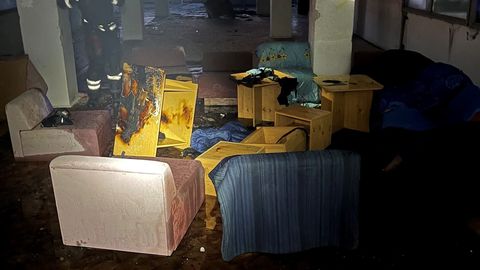 Hüljatud majades süüdati mööblit