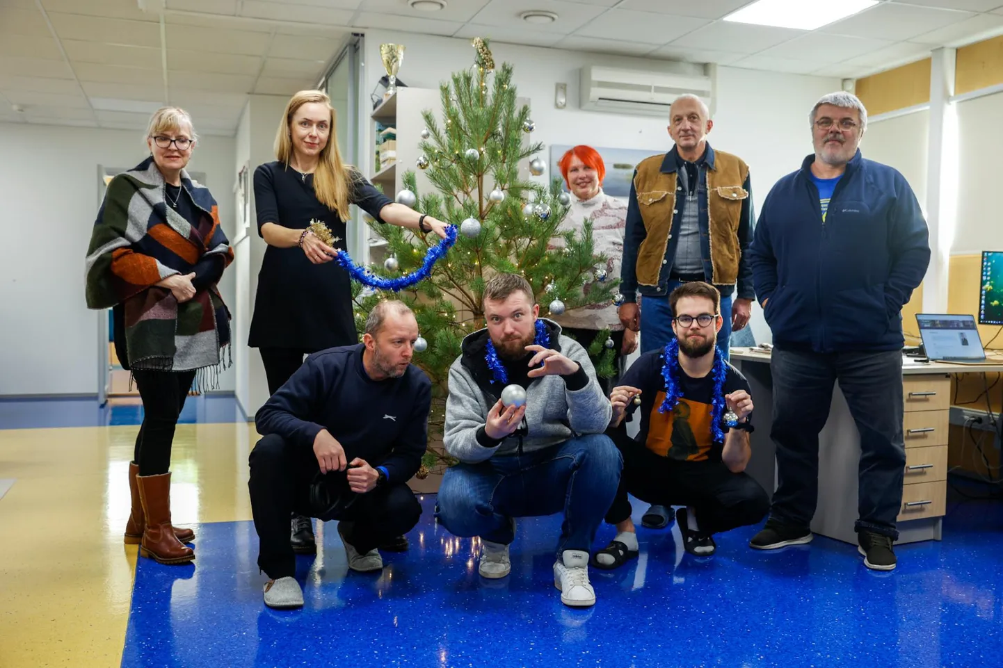 Jõulumeeleolus Virumaa Teataja toimetus.