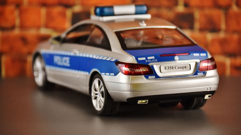 Anekdoot: tutikas mersu ja liikluspolitseinik