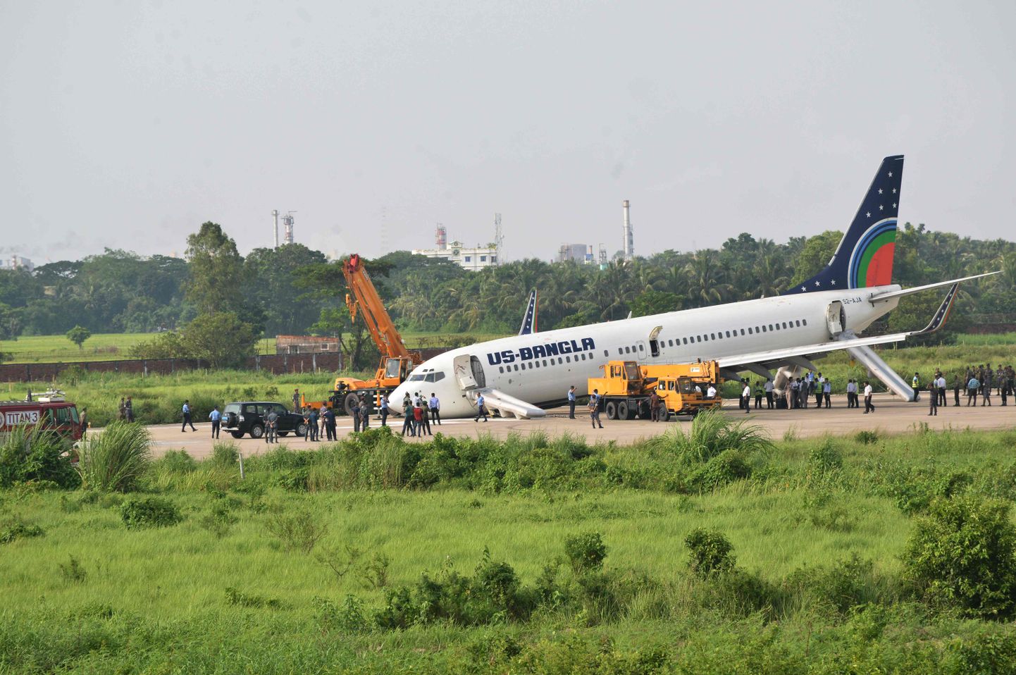 US-Bangla lennuk pärast hädamaandumist
