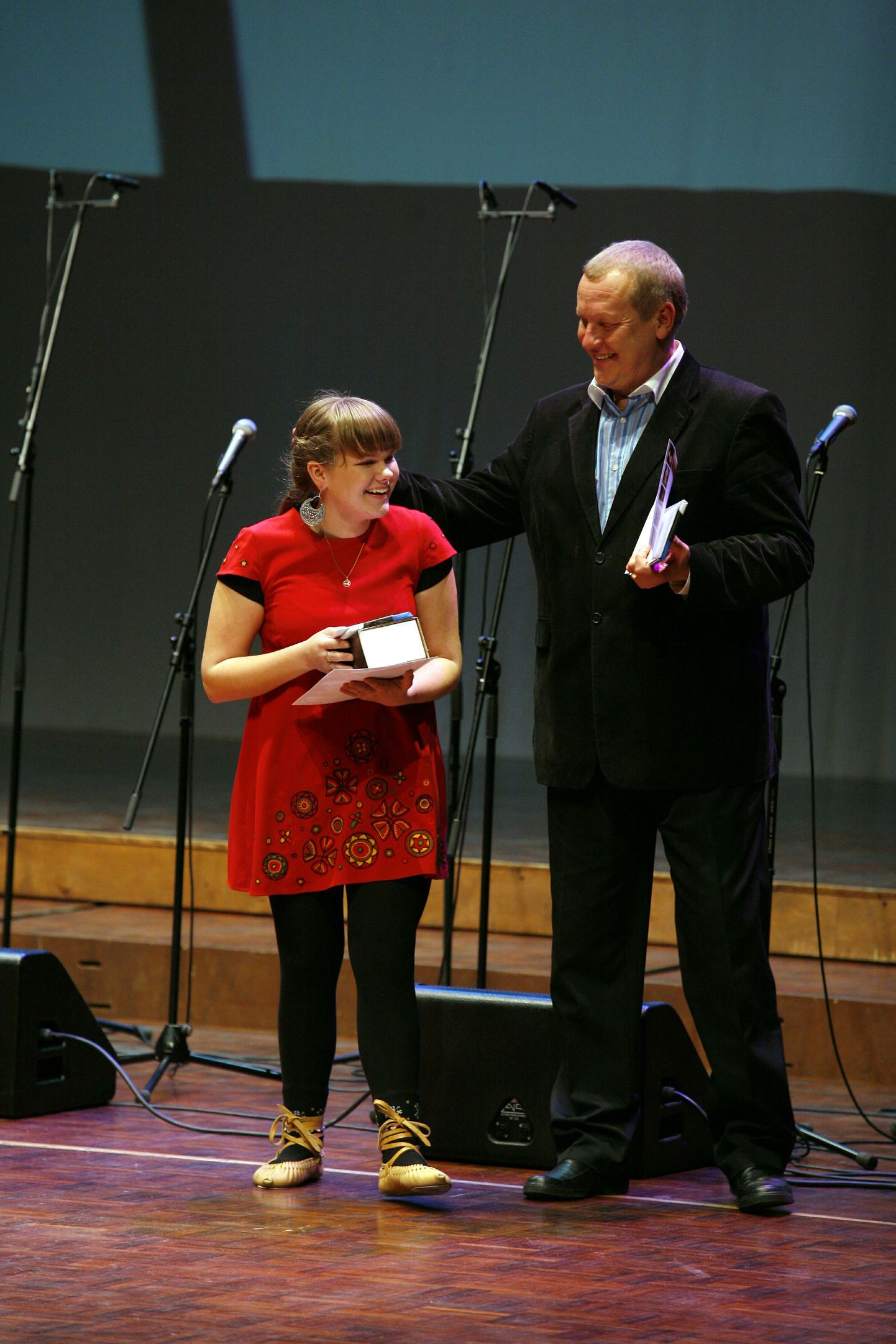 “Sügisulg 2010” 10-19aastaste lõppkontserdi grand prix’ pälvis Hanna Valk, teda juhendas Toomas Voll.