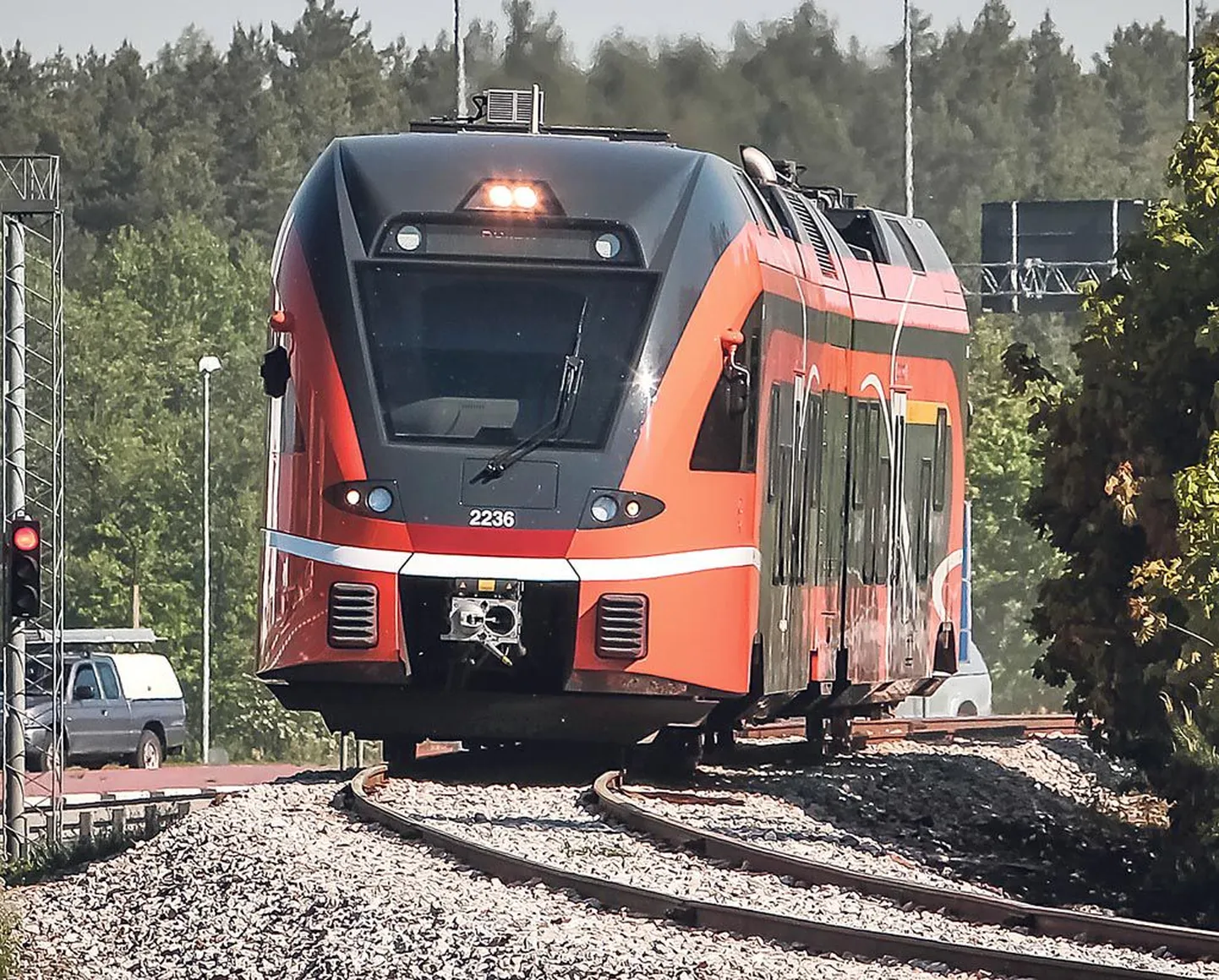 Rongiliikluses on oodata häid uudiseid: suvel ei pea enam Lelles ümber istuma.