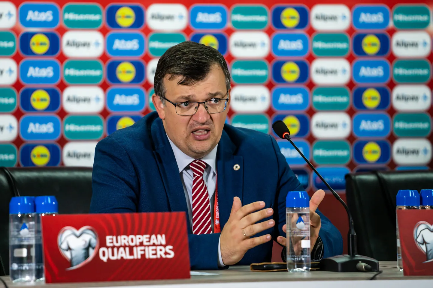 Latvijas futbola valstsvienības galvenais treneris Dainis Kazakevičs