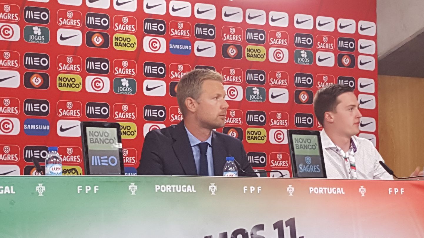 Magnus Pehrsson pärast kaotust Portugalile pressikonverentsil.