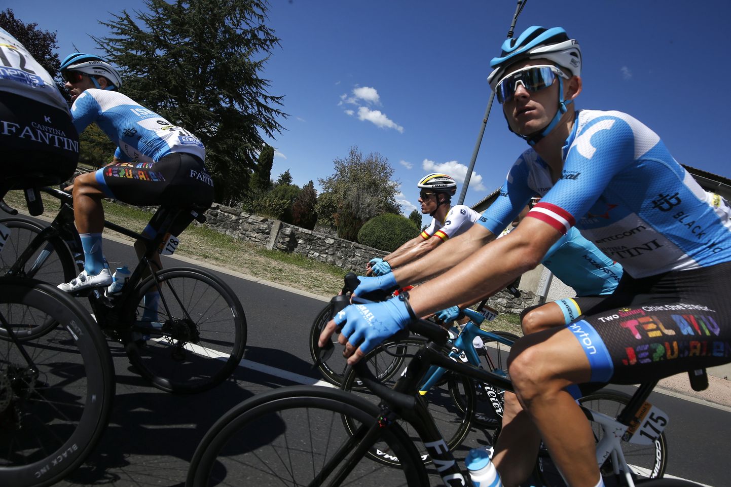 Tänavune Giro d'Italia Krists Neilandsi (paremal) jaoks just rõõmu ei pakkunud.