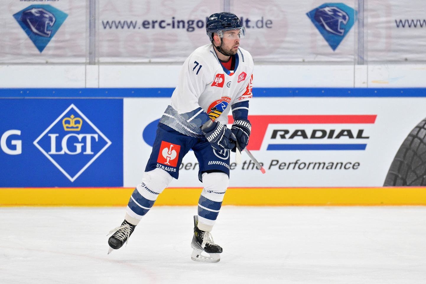 Latvijas hokeja uzbrucējs Roberts Bukarts