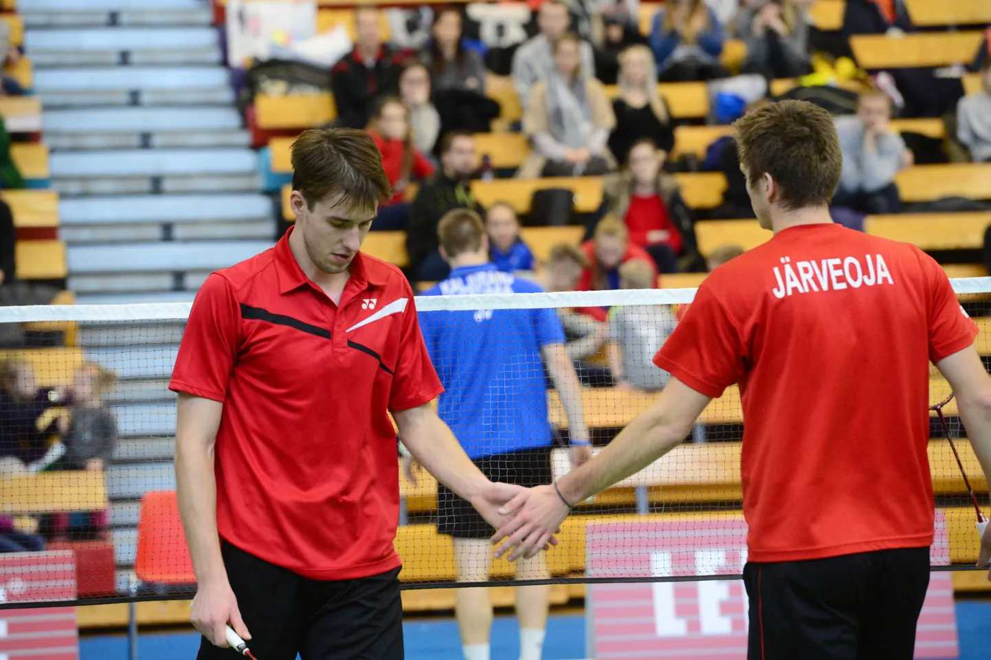Mihkel Laanes (vasakul) tõi Lätis toimunud sulgpalli Euroopa karikaetapilt kolm kulda. Pildil Mihkel Laanes ja Mikk Järveoja Eesti meistrivõistlustel sulgpallis.