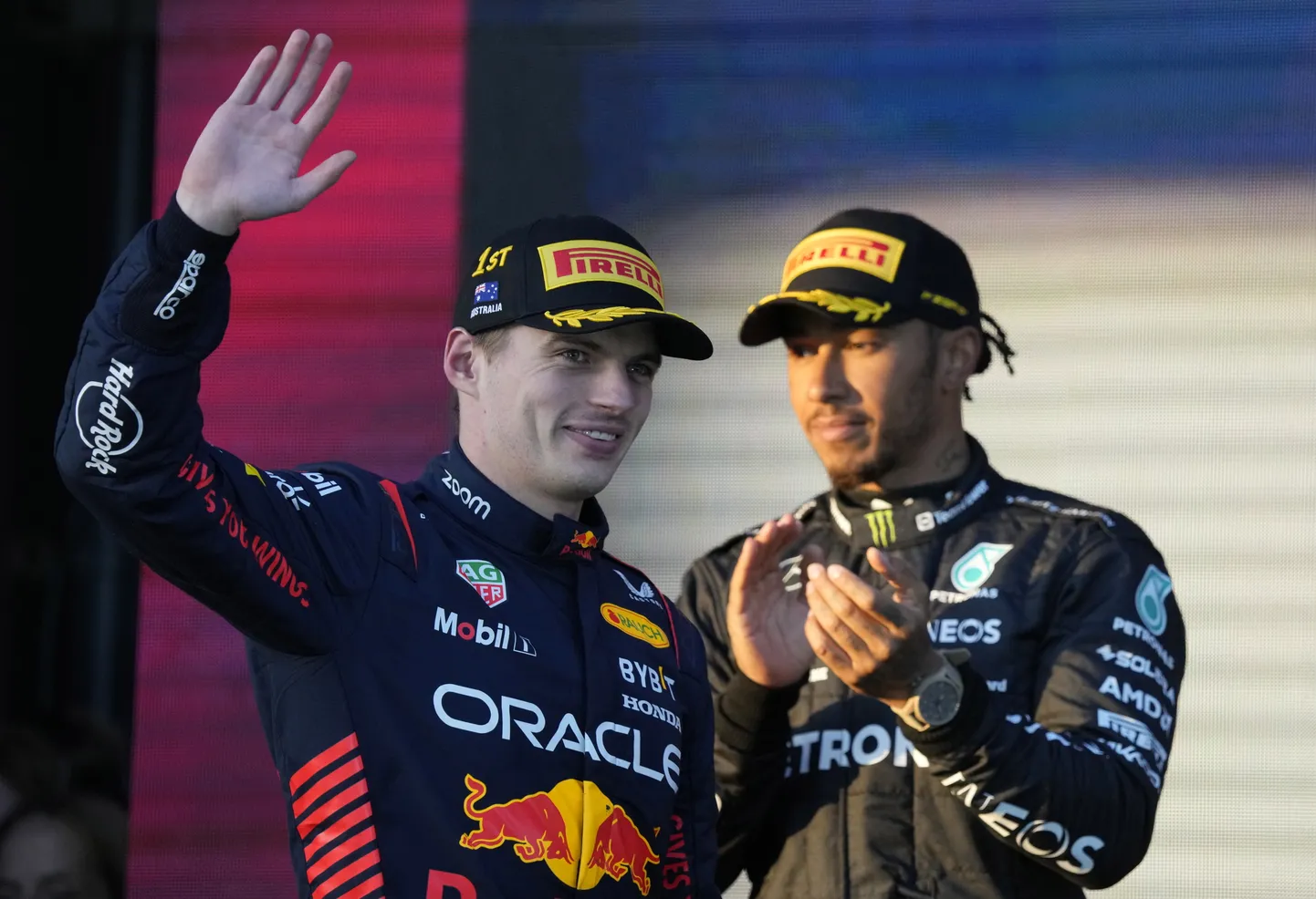 Max Verstappen ja Lewis Hamilton.