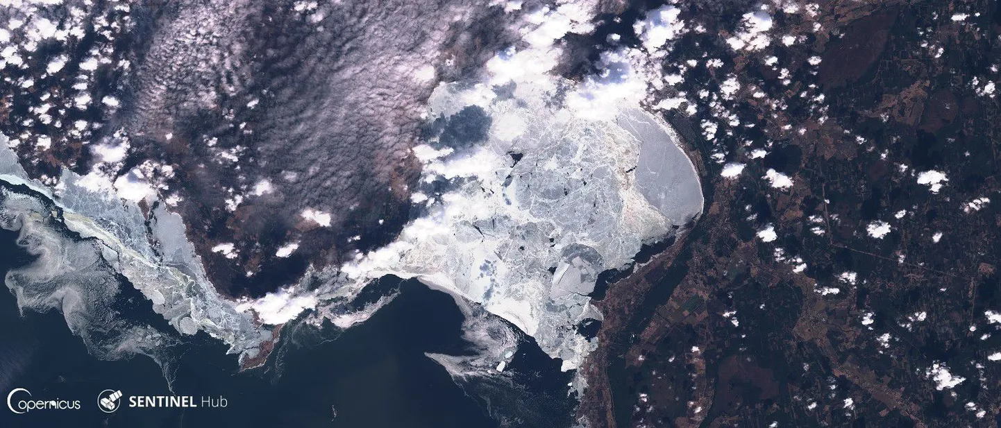 Jääolud Pärnu lahel pühapäeval, 19. märtsil. Sentinel-2 satelliidifoto.