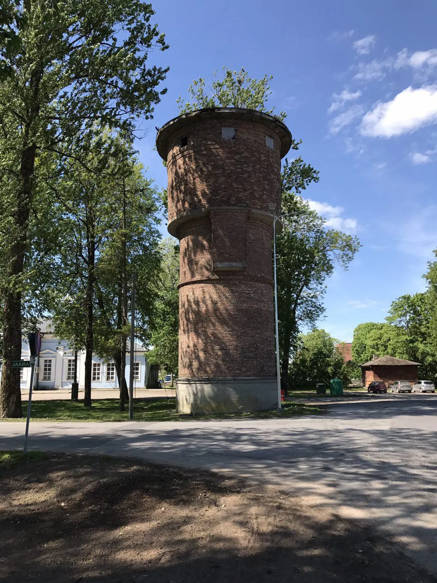Jõgeva raudteejaama lähistel asuv veetorn on müügis.