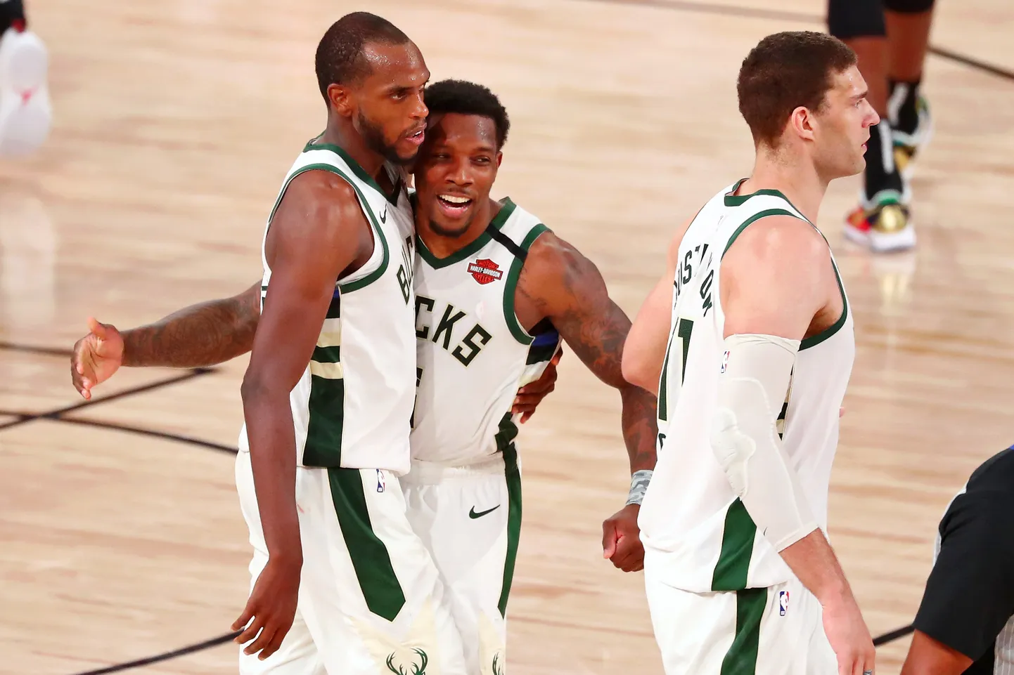 Khris Middleton (vasakul) vedas Bucksi võidule.