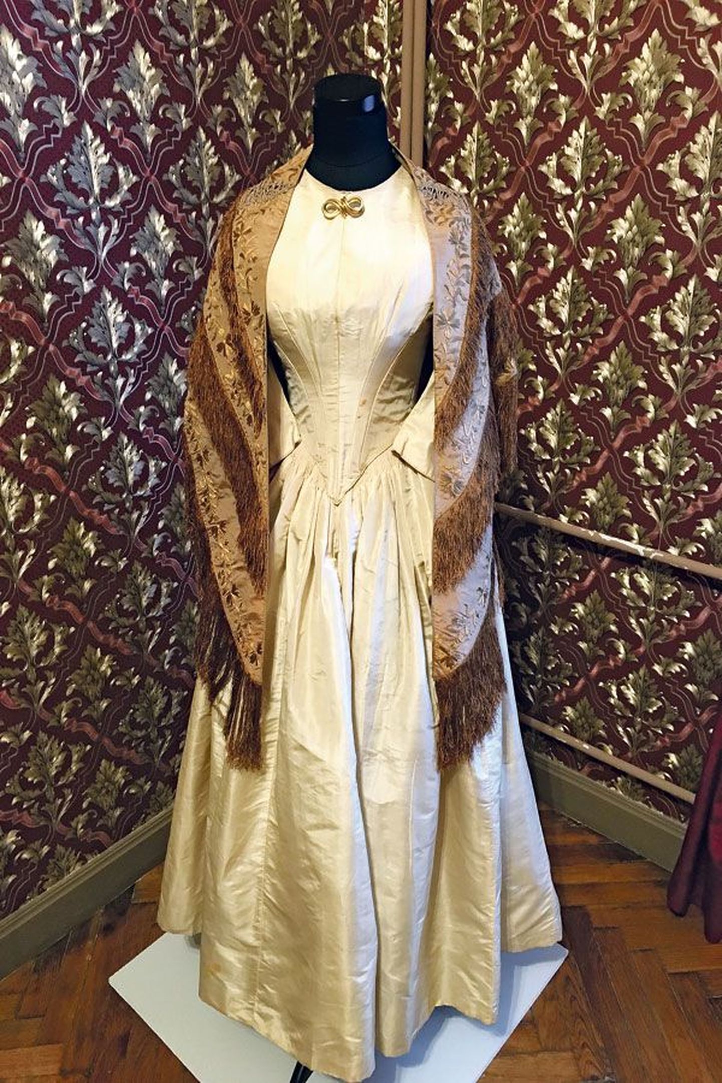 Осиные талии, изыс­канные ткани, удивительные по нашим временам фасоны: с особенностями викторианской моды можно будет ознакомиться на выставке в Kumu.