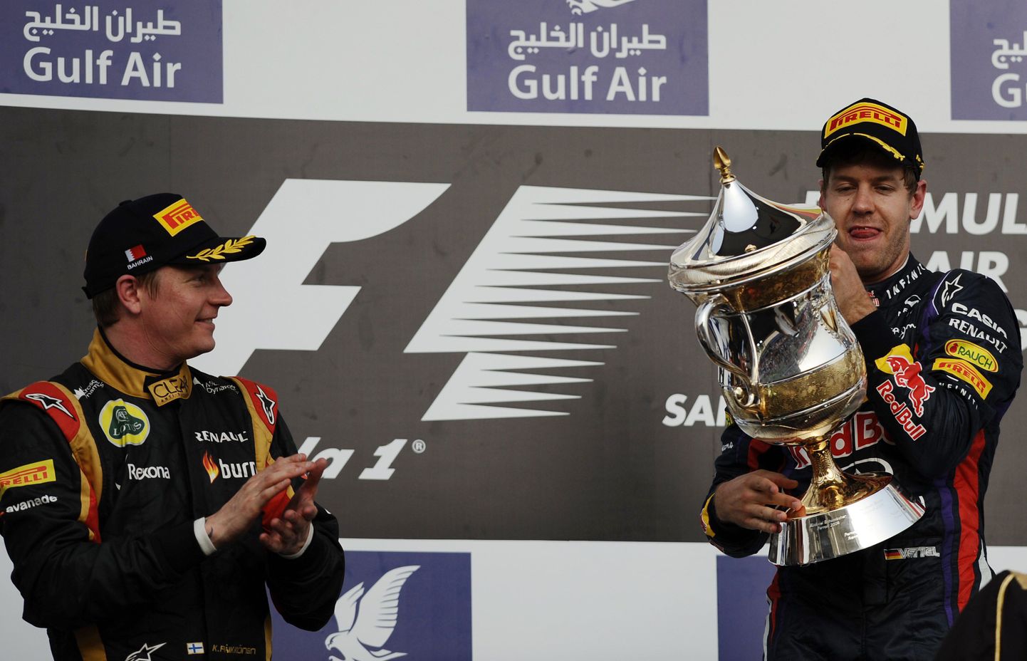 Kimi Räikkönen (vasakul) ja Sebastian Vettel Bahreinis poodiumil.