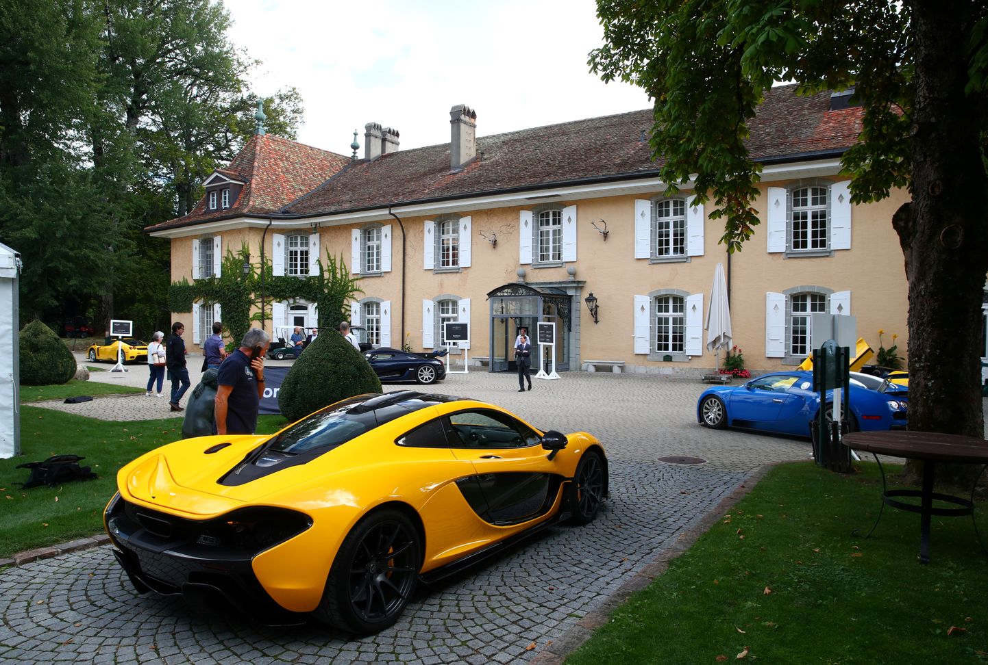 Sportauto McLaren P1 27. septembril 2019 Šveitsis Genfi lähedase Cheserex Bonmont Golf & Country Club juures. Pilt on illustreeriv