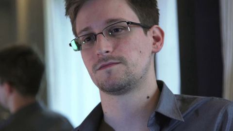 Эдвард Сноуден рассказал, как Apple следит за пользователями через айфоны