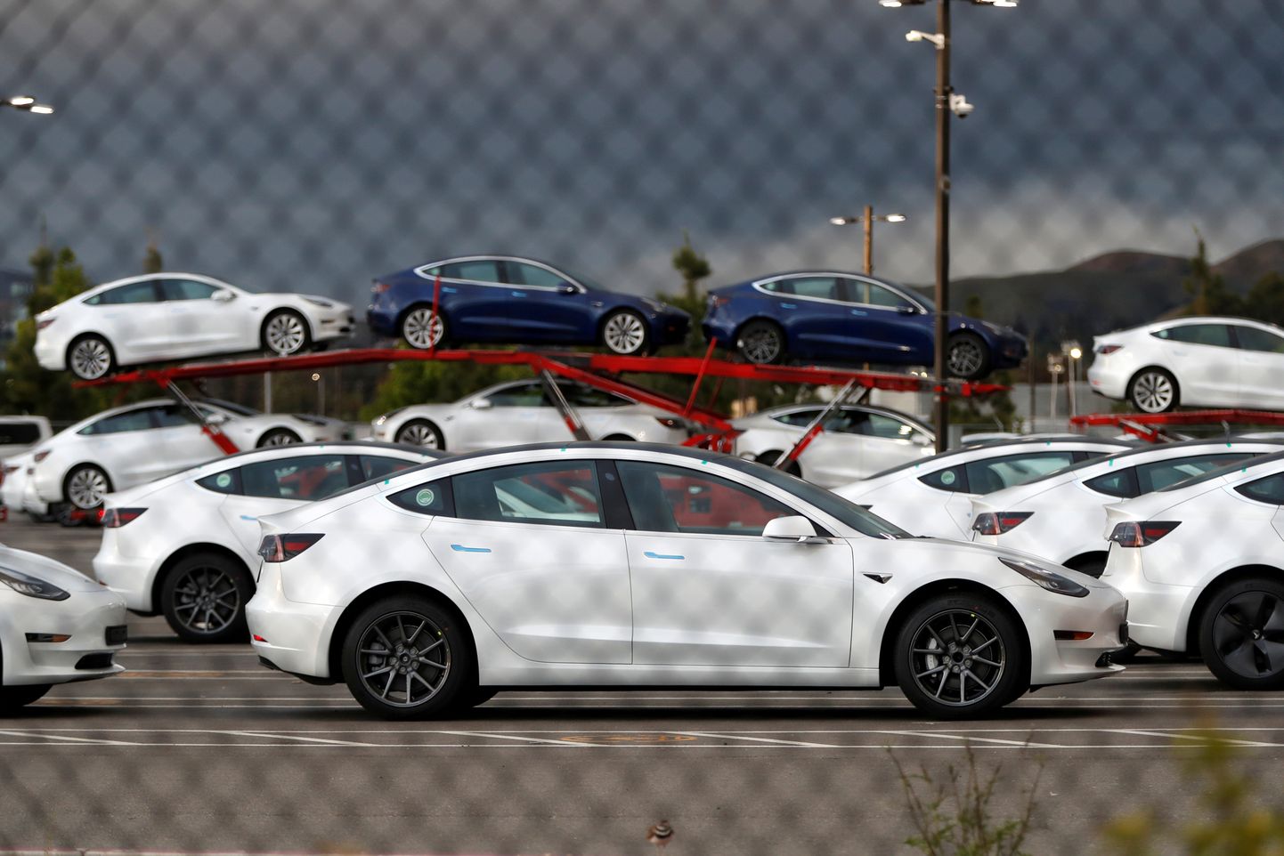Tesla automašīnas