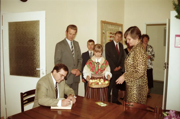 Mart Siimann Tihemetsa koolis.
