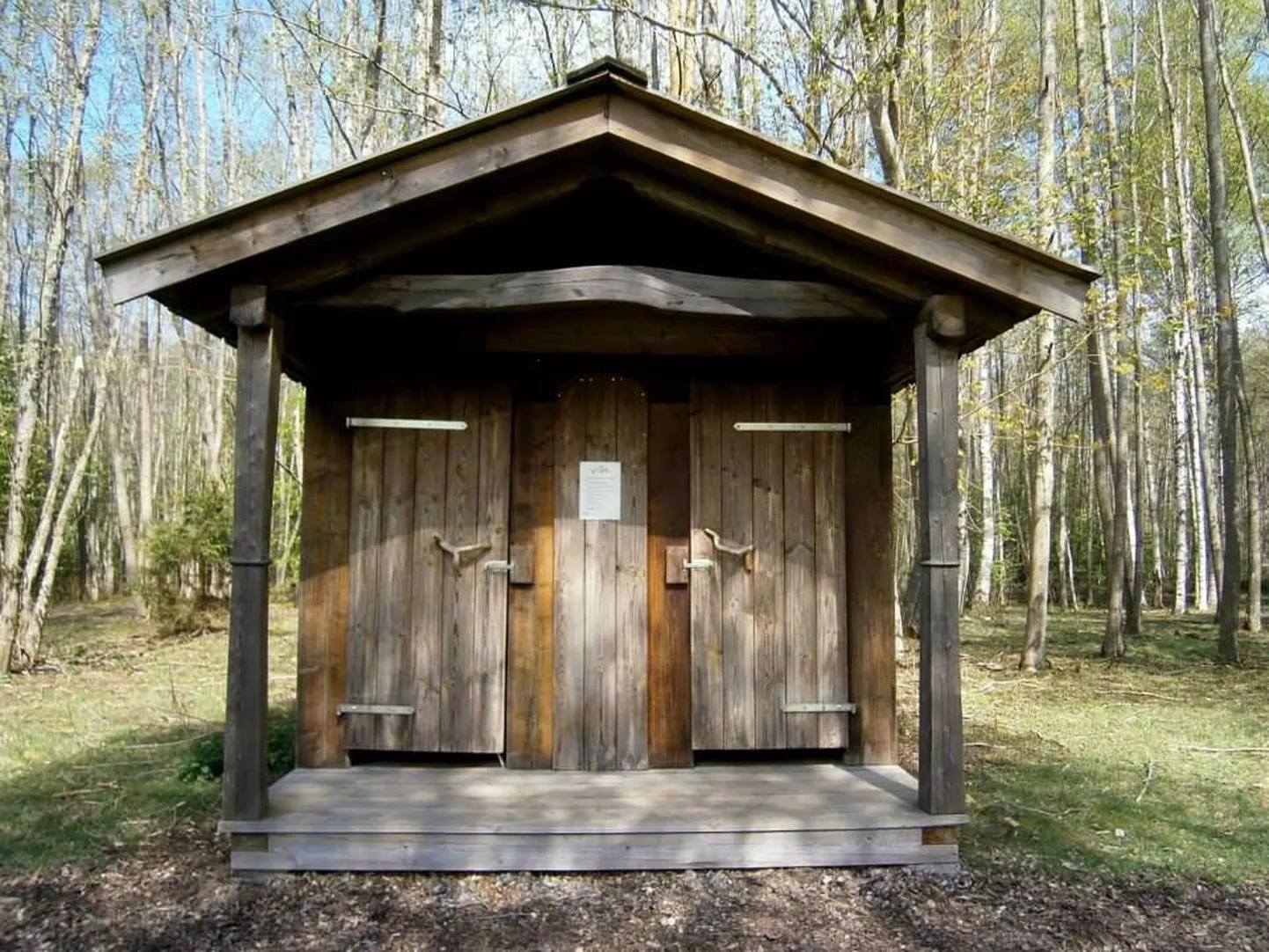 Hüpassaare loodusraja kuivkäimla. Mai 2015, Soomaa rahvuspark, Viljandimaa.