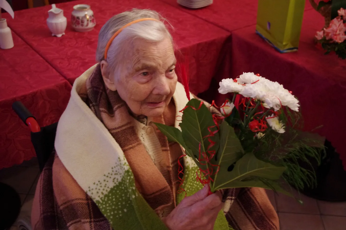 Sajandat sünnipäeva õnnestub tähistada väga vähestel. Paju pansionaadis elav Leida Johanna Vaikne jõudis selle auväärse verstapostini neljapäeval.