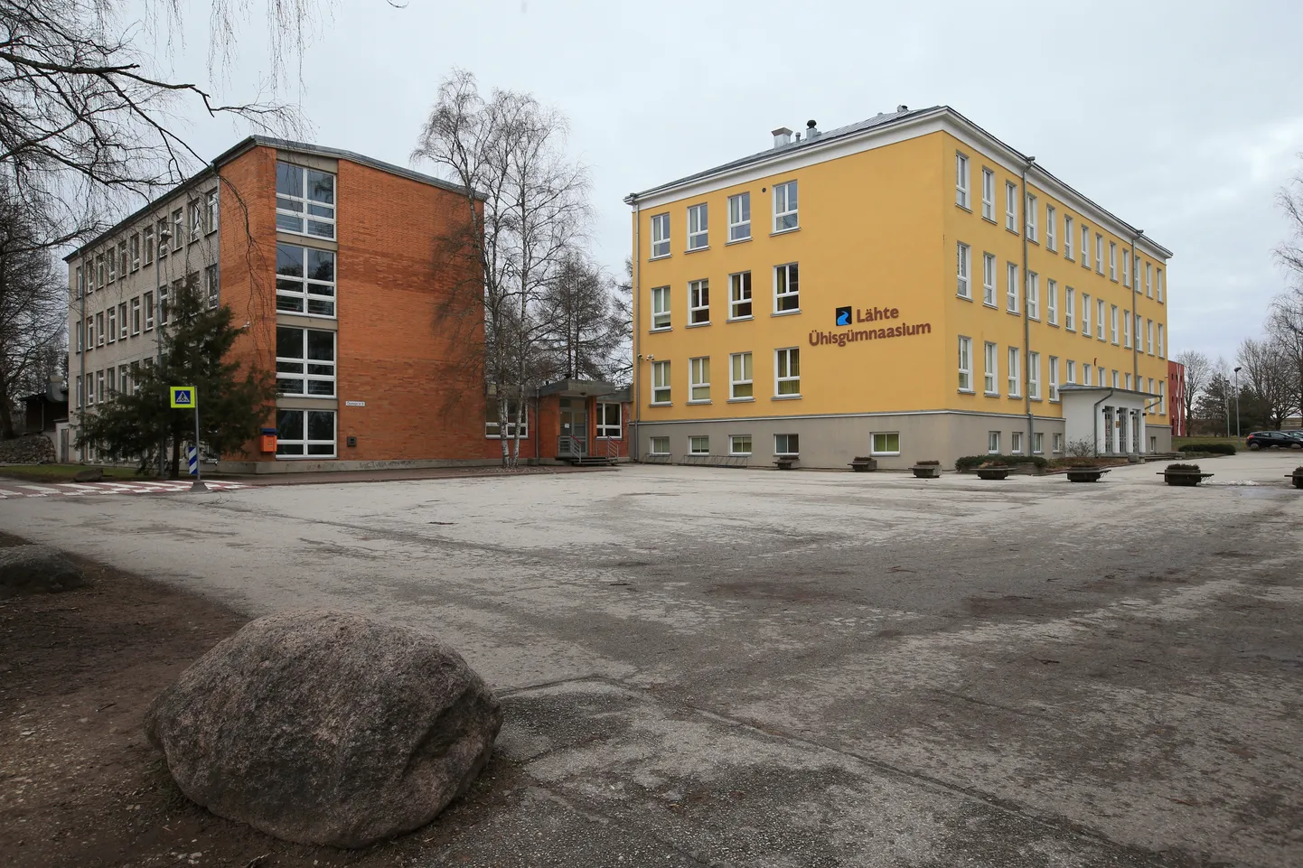 Lähte ühisgümnaasiumiga seotud inimesel diagnoositi laupäeval koroona, sarnaste sümptomitega 16 Lähte elanikul pole teste tehtud.
