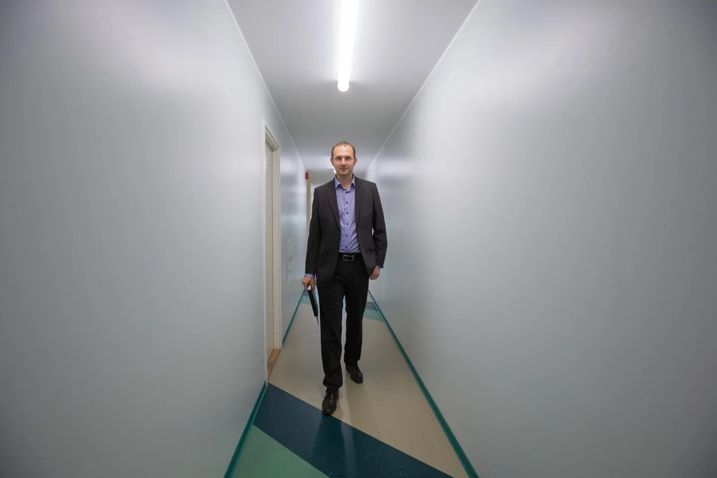 Vallavanem Karel Tölp sõnas, et praegu võib arvestada, et 2023. aastal jääb vald umbes 1,5 miljoni euroga miinusesse.