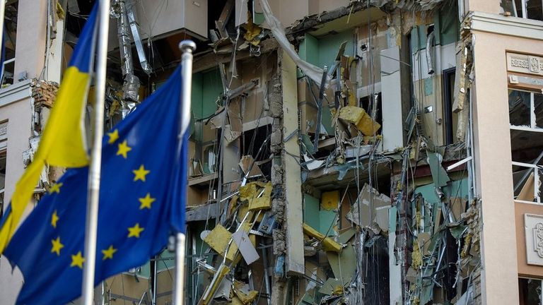 В Брюсселе не сомневаются, что Украина вступит в ЕС в будущем, но, по словам источников Би-би-си, точных временных рамок никто давать не хочет