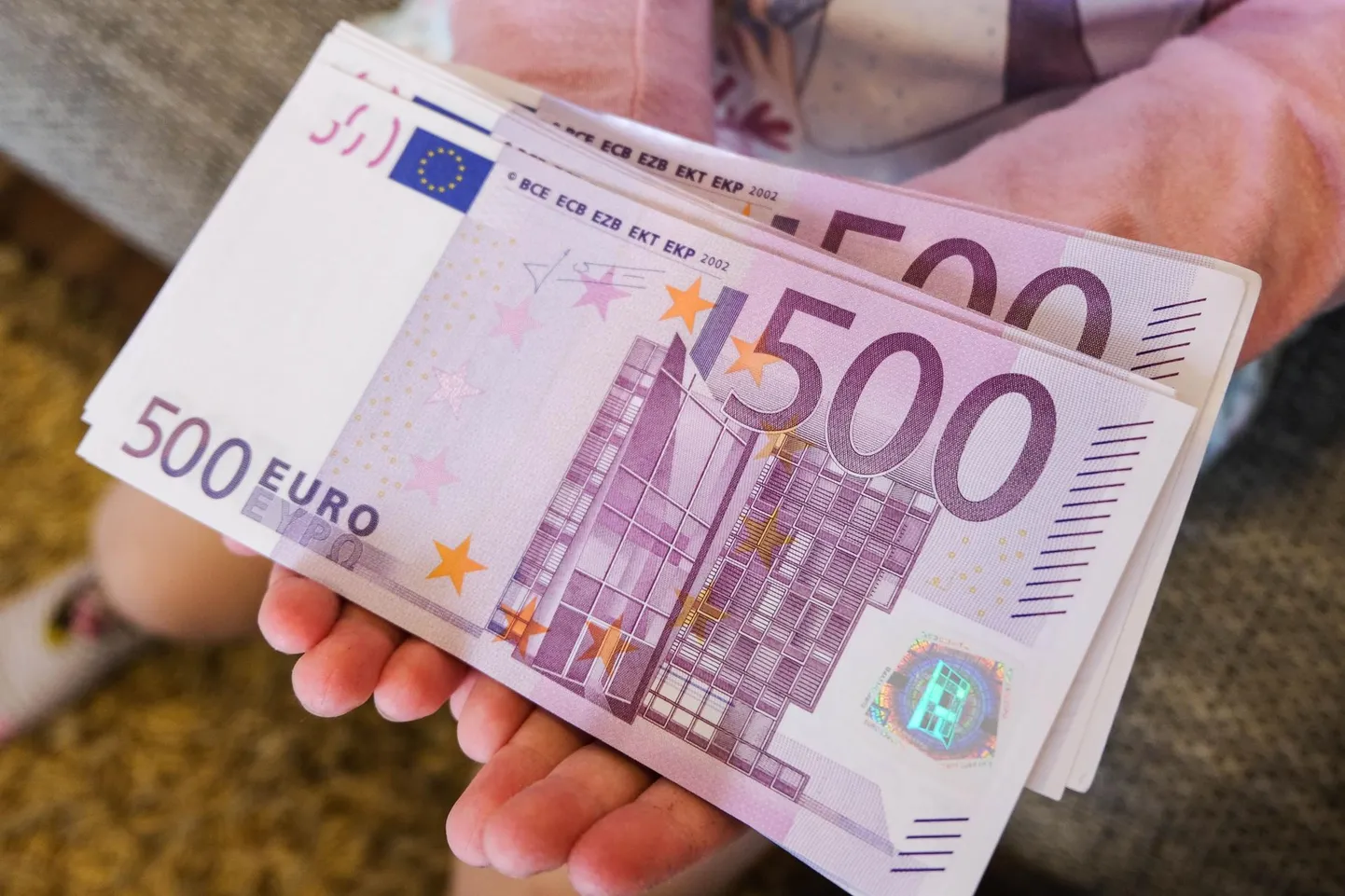 Keskmine palk kasvas teises kvartalis 7,7 protsenti 1242 eurole.