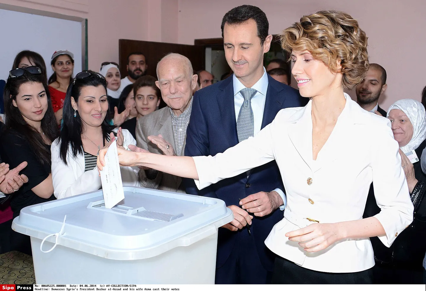 Süüria esileedi Asma al-Assad abikaasaga.