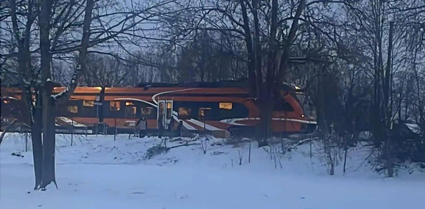 В Валга девушка получила удар от поезда.