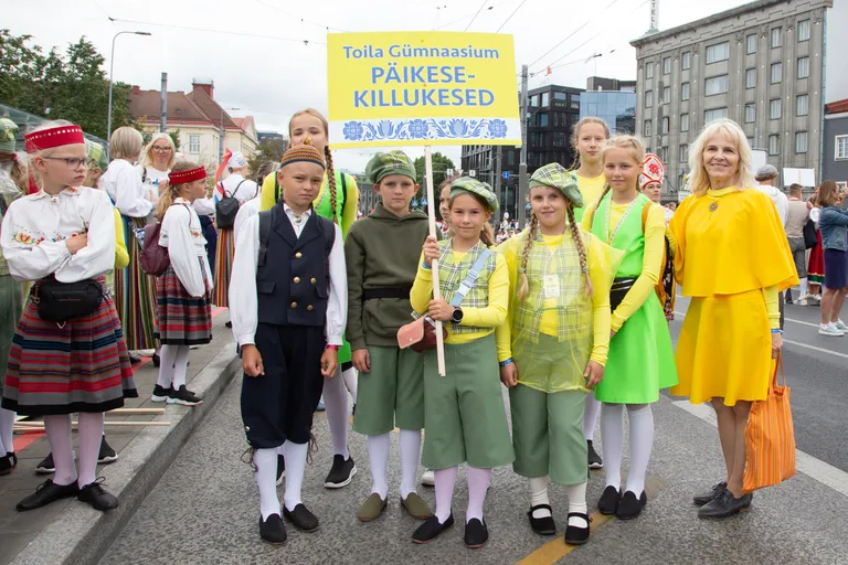 Toila mudilaskoor Päikesekillukesed.