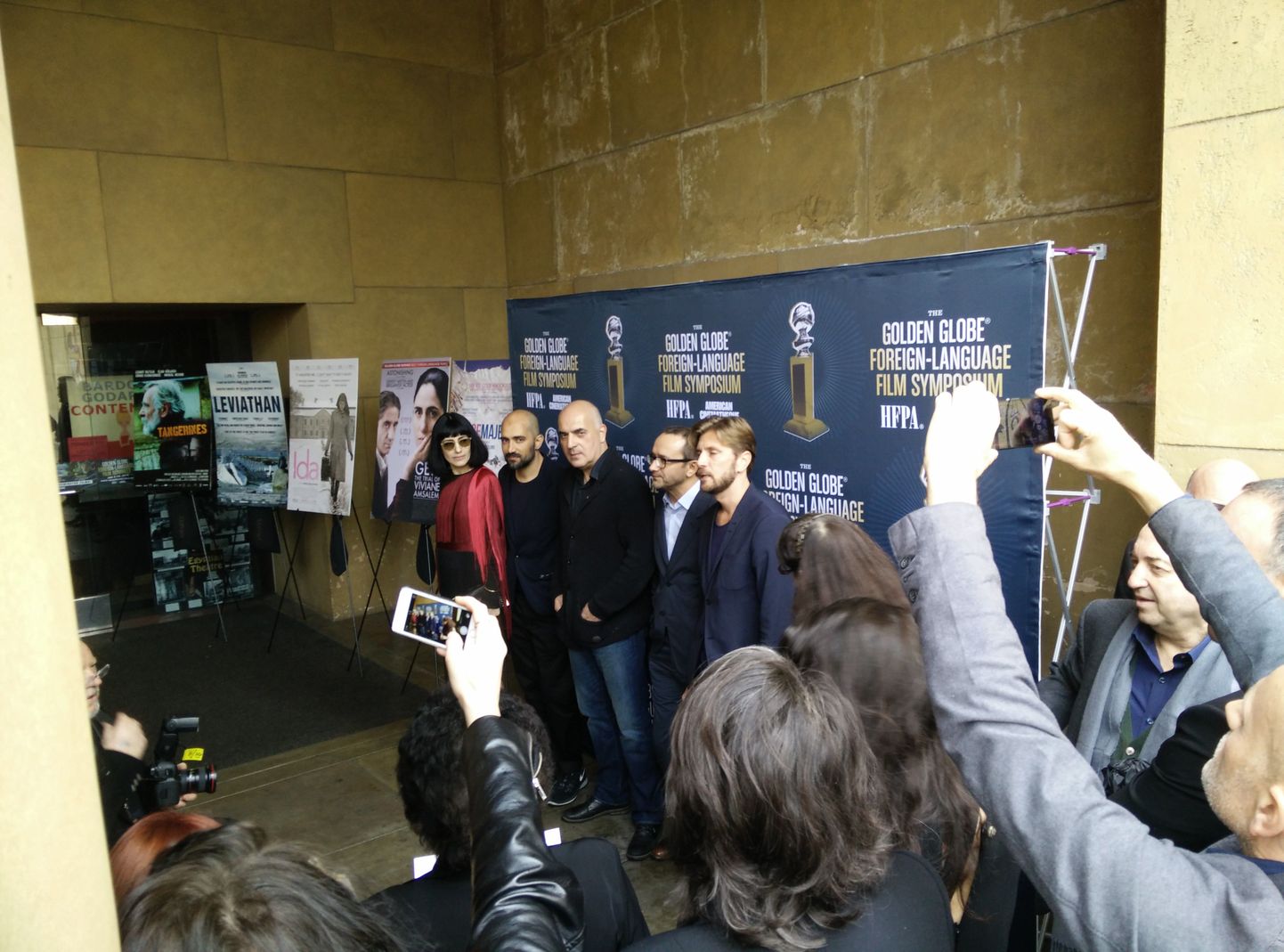 Nominendid fotokaamerate ees: Ronit ja Shlomi Elkabetz (vasakult), Zaza Urušadze, Andrei Zvjagintsev ja Ruben Östlund, puudu on Pawel Pawlikowski.
