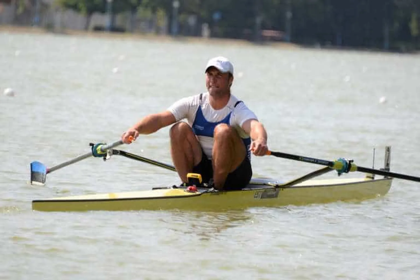 Ühepaadil sõudev pärnakas Andrei Jämsä võitis Bulgaarias Plovdivis toimuval MMil E/F-poolfinaali ja saab võistelda E-finaalis 25. koha eest.