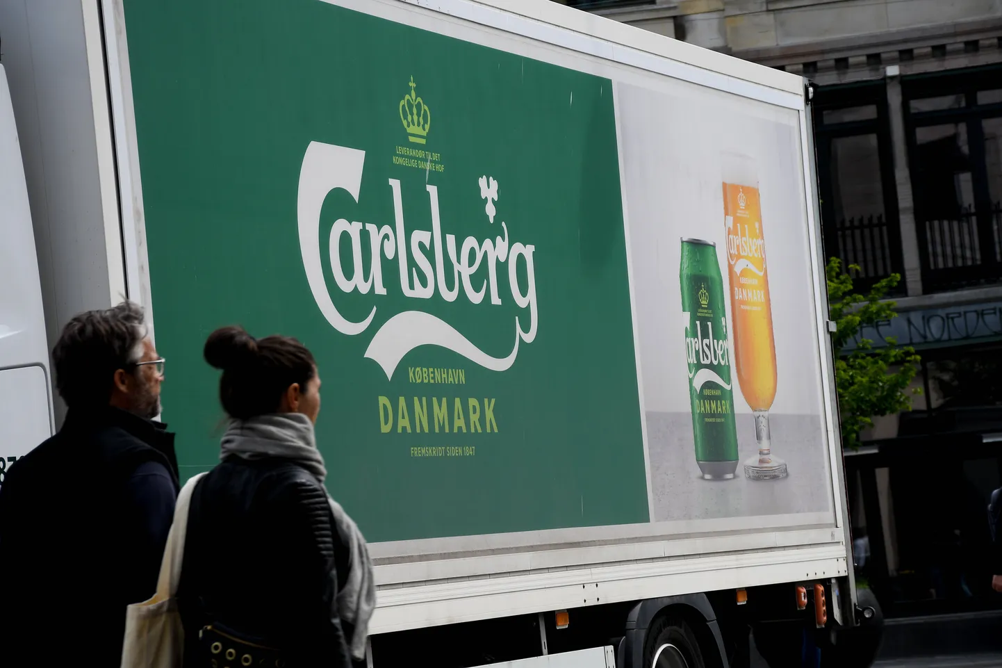 Реклама пива Carlsberg в Копенгагене.