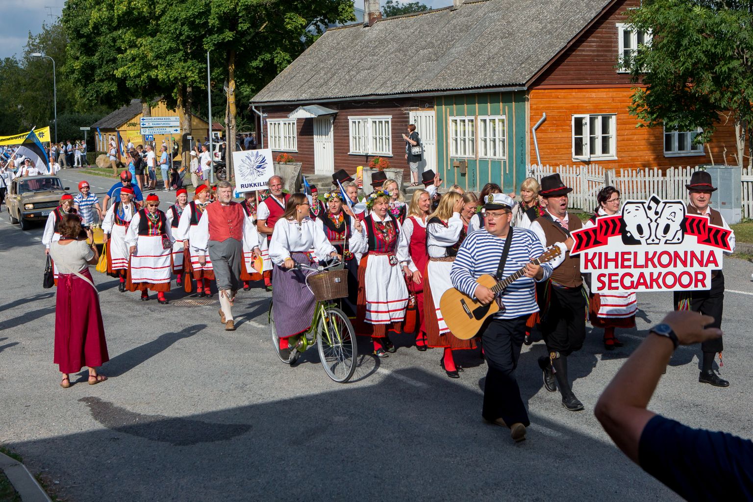 LEVIK LAULU KAUDU: Kärla koorist alguse saanud viirusepuhang levis edasi teiste kohalike laulukooride kaudu.