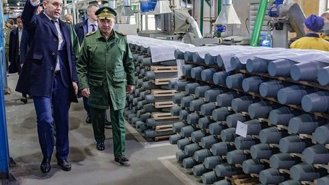Putini sõjamasinat toetav tööstus keerab tuurid üles – loe, mis Vene sõjamajanduses 2024. aastal toimuma hakkab